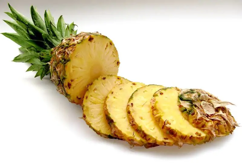 Come capire se l'ananas è buono: i trucchi per scegliere quella giusta