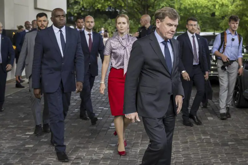 Teheran apre all'Europa  "Ma niente stop sull'uranio"