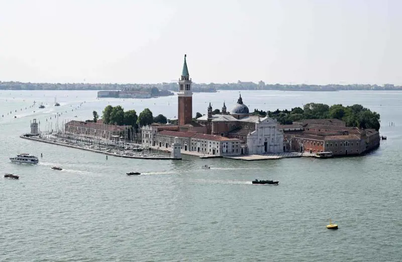 Matrimonio Jeff Bezos, la lista degli Yacht dei multimilionari arrivati a Venezia: ecco il loro valore