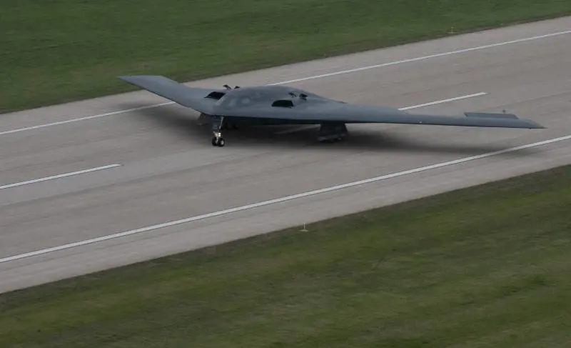 "37 ore no stop e un panino al tacchino": così i piloti dei B-2 hanno colpito i siti nucleari iraniani