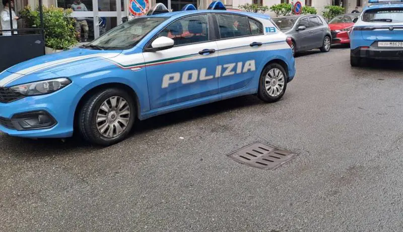 Segregato 4 anni e derubato dalla ex