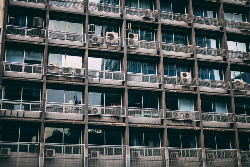 Lavori urgenti in condominio: come e quando si decide senza assemblea