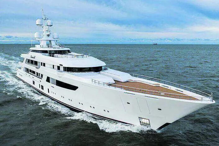 Rumore e traffico: l'ambasciatore Usa preferisce lo yacht al palazzo romano