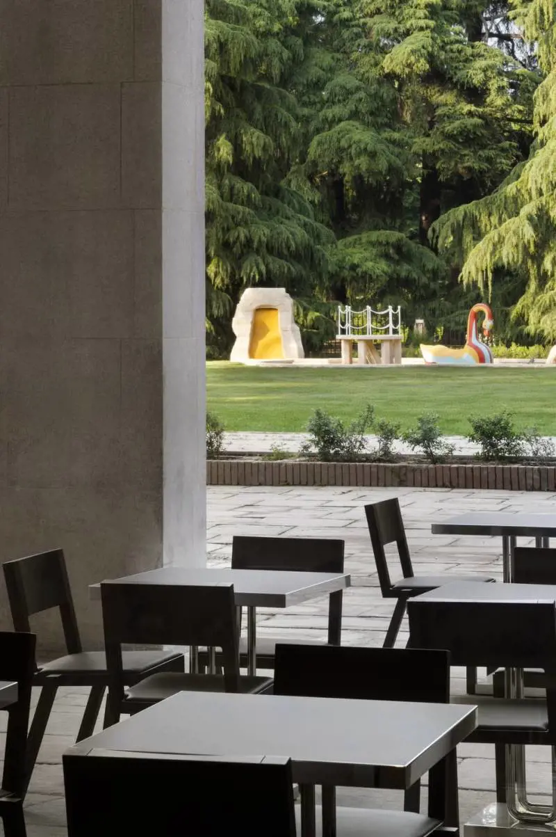 "Cucina Triennale" tra le architetture di Muzio e De Chirico