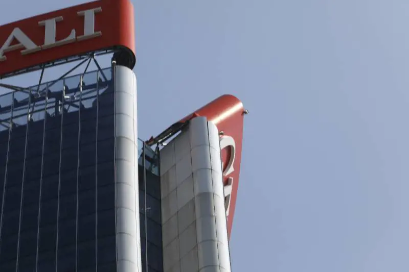 Torre Generali, cosa c'è dietro il collasso dell'insegna Generali