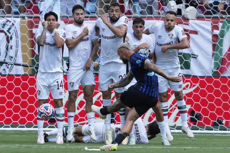 Inter Fluminense Dimarco punizione