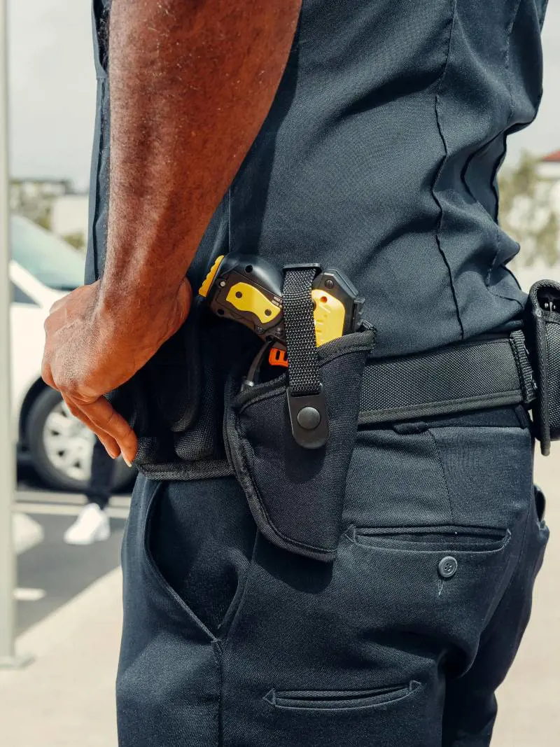 Da oggi vigili con il Taser, ma solo per 4 agenti del reparto Mobile