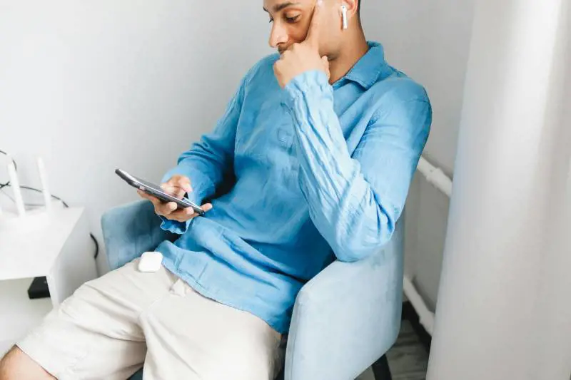 Auricolari Bluetooth, attenzione a questi modelli: così spiano le tue conversazioni
