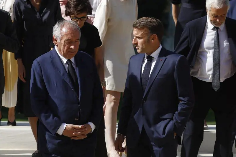 Sondaggio choc per Macron: così i francesi "licenziano" il presidente