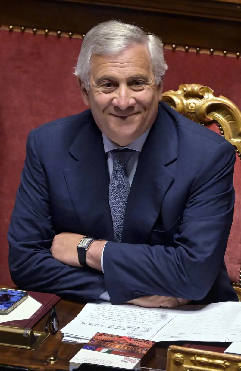 Cittadinanza, Tajani seduce la sinistra