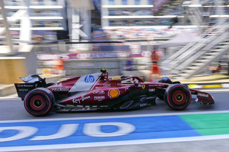 F1 Inghilterra FP1 Hamilton