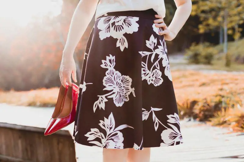 Gonna di raso, i modelli perfetti per outfit da giorno o da sera e per tutte le età