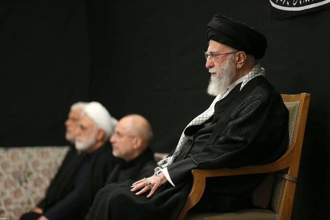 Khamenei riappare in pubblico: il messaggio di resistenza da Teheran