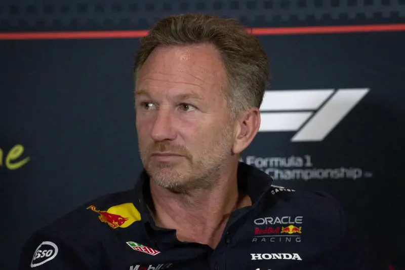 Christian Horner, chi è il manager licenziato "con effetto immediato" da Red Bull dopo 20 anni