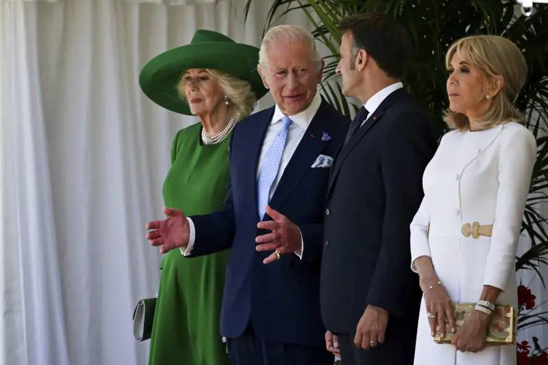 L'occhio del re spaventa gli inglesi: cosa è successo a Carlo III