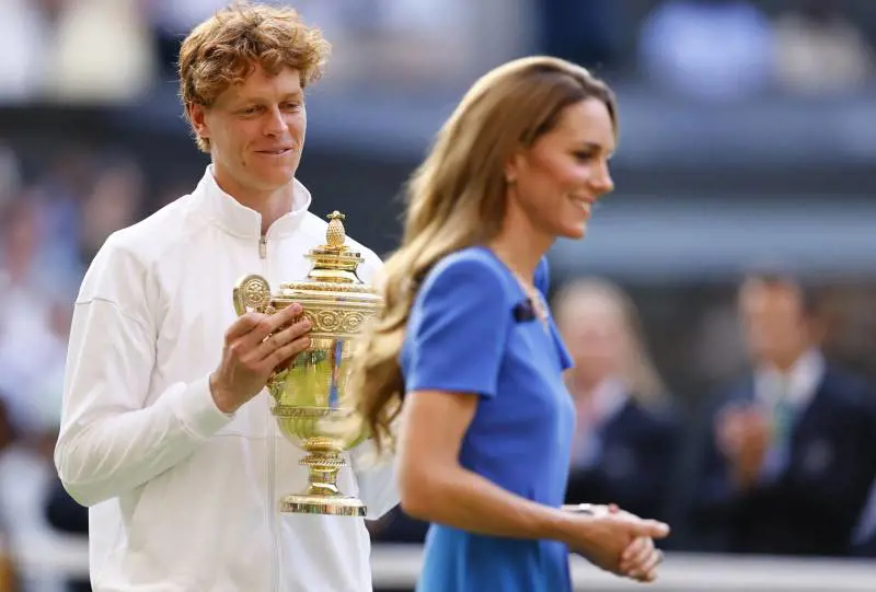 Sinner fa la storia del nostro sport. Ribalta Carlos per vendicare Parigi