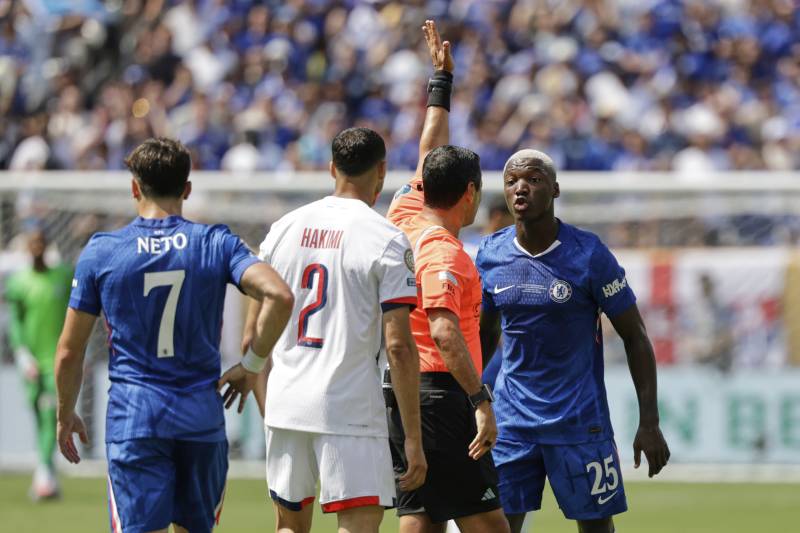 Chelsea PSG arbitro