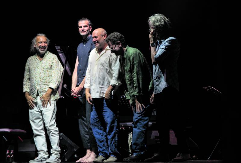 Il ritorno del pianista Bollani. Ora il suo jazz si fa in cinque