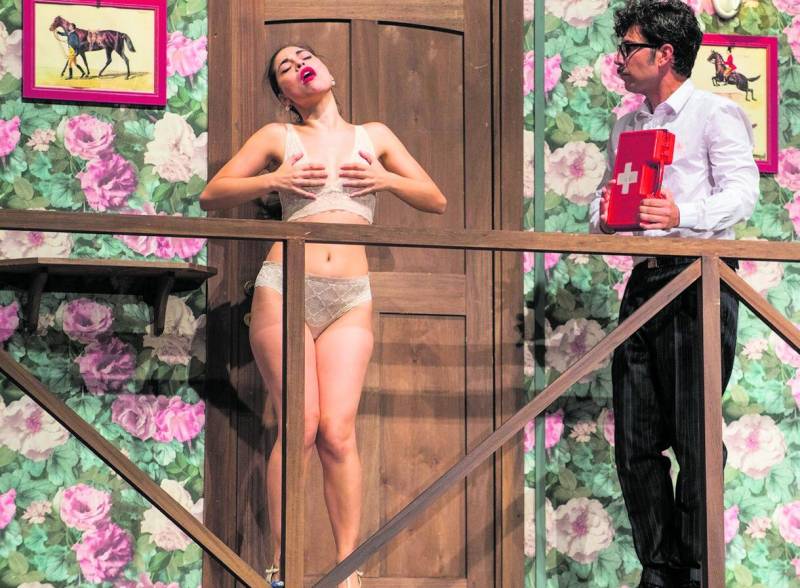 "Rumori fuori scena" da oggi al Parenti la commedia cult sul teatro comico