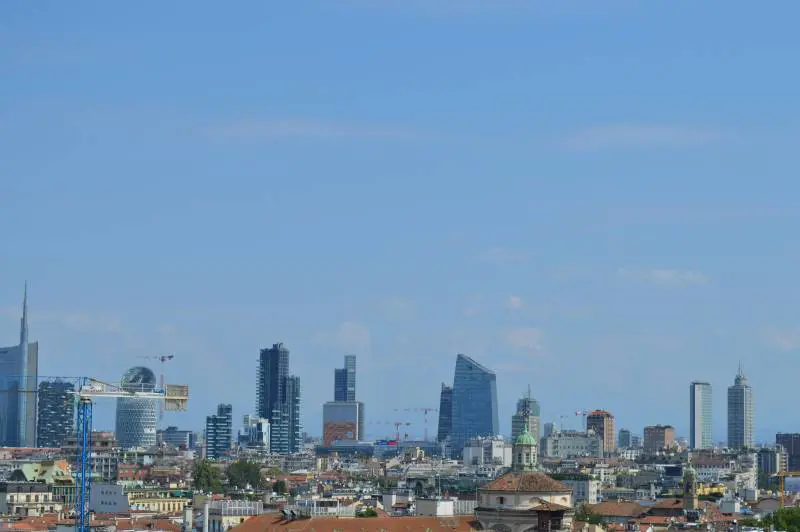 "Diamo anche a Milano i poteri di Roma capitale"