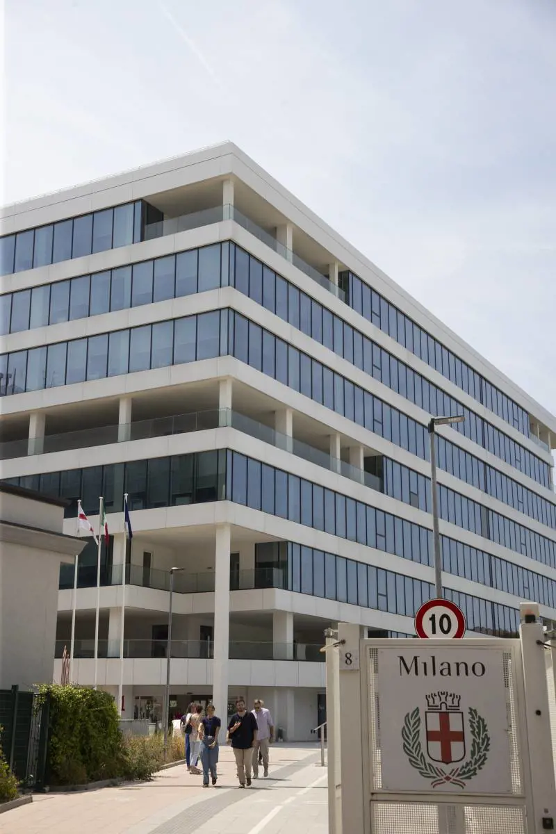 Oltre 150 progetti bloccati. Il via da un cortile abusivo