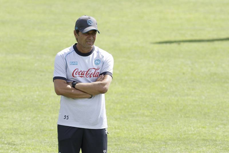 Il Napoli riparte. Conte: "Con scudetto addosso si è favoriti"