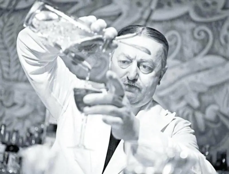 Cocktail, segreti e Gestapo. Benvenuti all'hotel Ritz