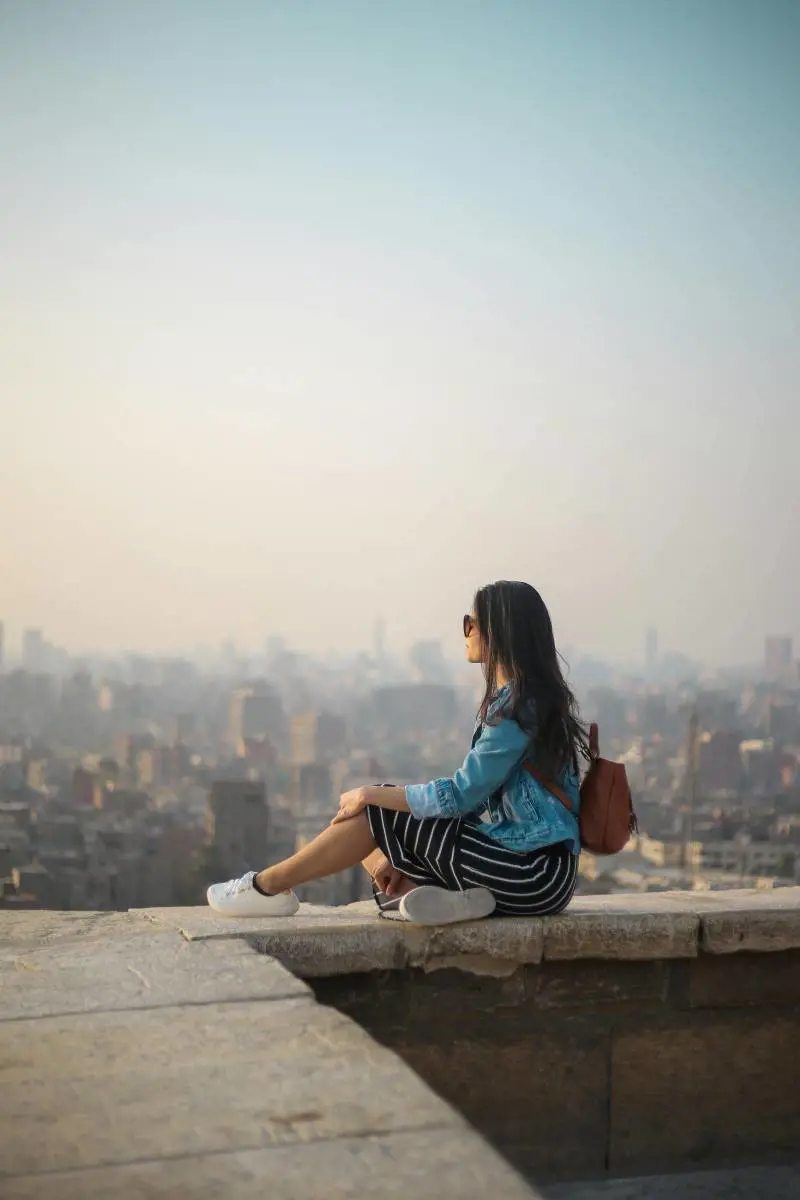 Look estivo da città: 5 capi comodi che non devono mancare al rientro nella city