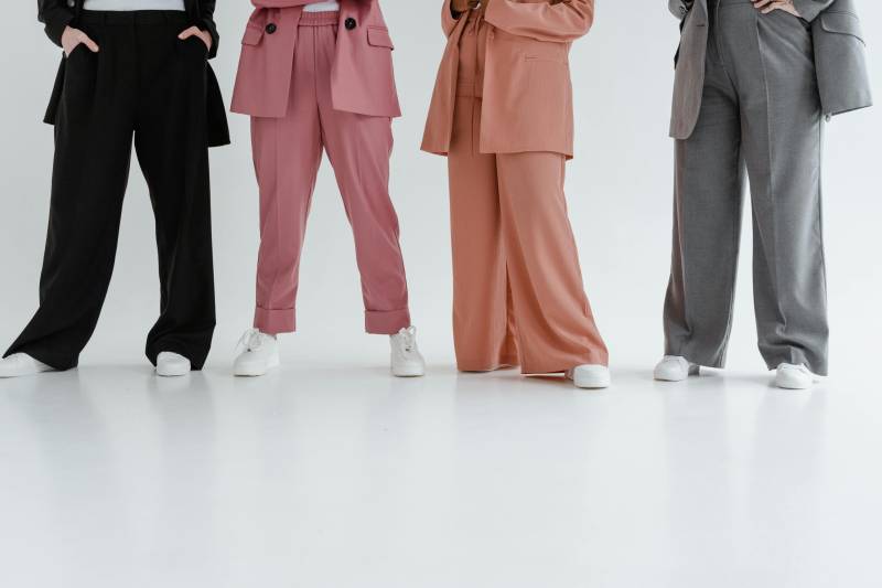 Pantaloni larghi