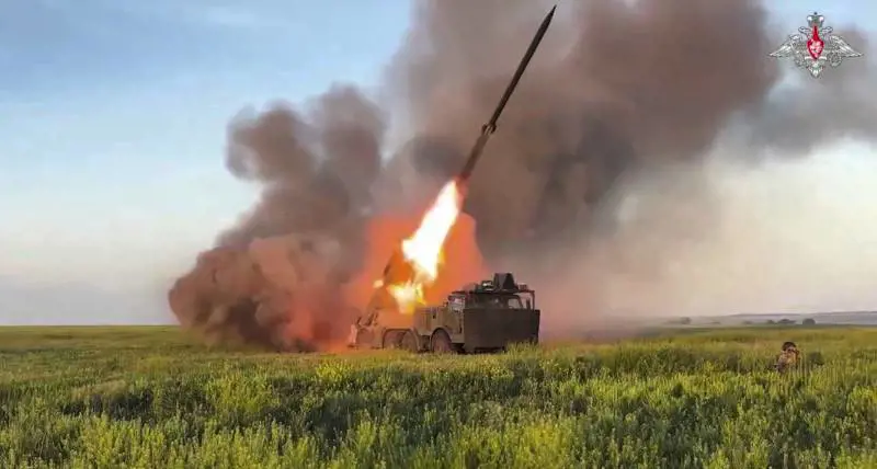 Guerra in Ucraina, Mattarella: “Serve Nato più forte”. Berlino promette due sistemi Patriot