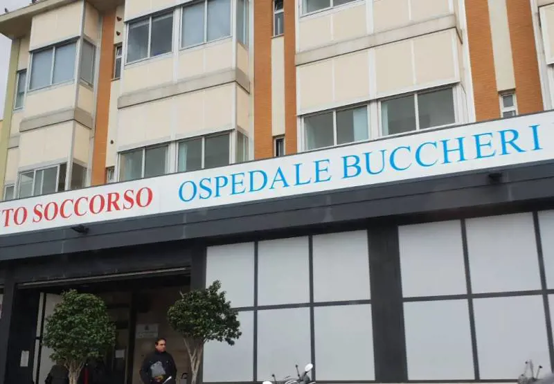 "Vestiti intrisi di benzina e segni di violenza": indagine sulla morte di una 14enne a Palermo