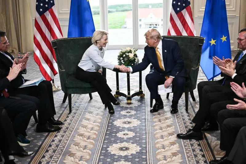 Dazi, c’è l’accordo tra Usa e Ue: tariffe al 15%. Trump: "Porterà unità"