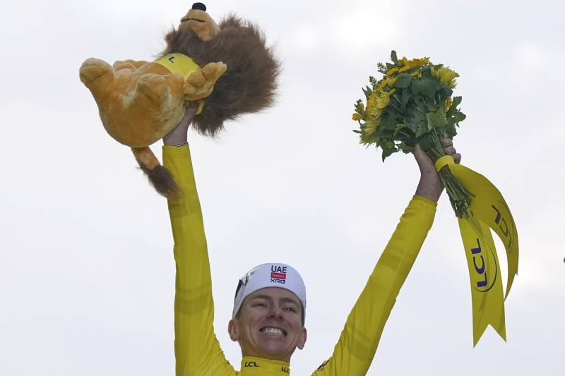 Tour 2025 tappa 21 Pogacar podio