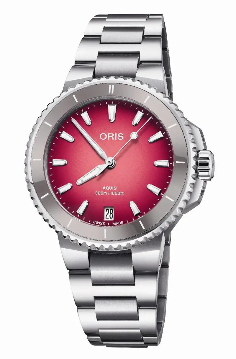 Il rosa e il viola richiamano il mare e accendono il buio profondo