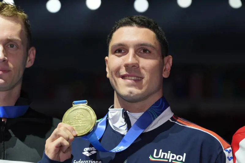 Nuoto, Italia d'oro. Cerasuolo storico nei 50 rana, Pellacani e Santoro perfetti nei tuffi sincro