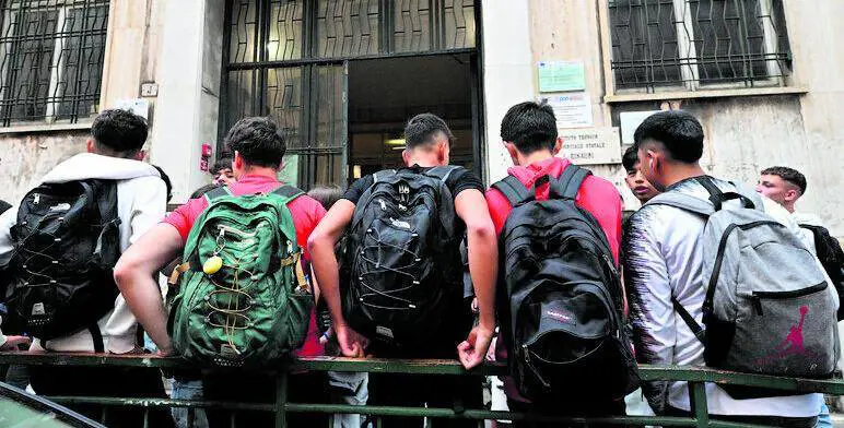 Calendario scolastico 2025-26: vacanze di Natale record, ma pochi ponti