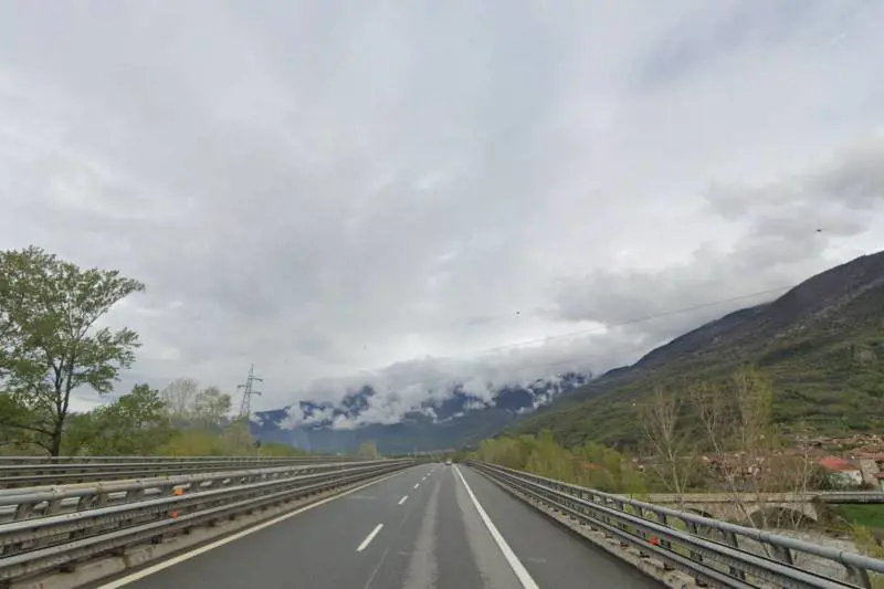 Incidente sulla Torino-Bardonecchia, un'altra auto viaggia contromano: un morto e 3 feriti