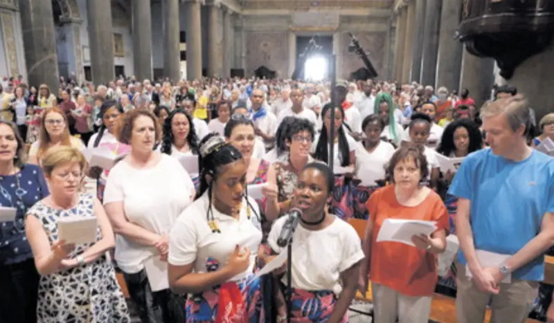 La rete "cattodem" che spinge la Chiesa a trasformarsi in Ong pro migranti
