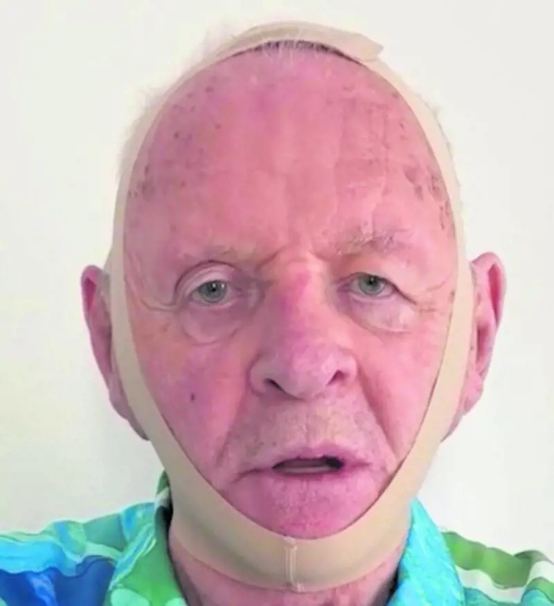 La moda del reggi-mento alla Kardashian. L'ennesima invenzione totalmente inutile