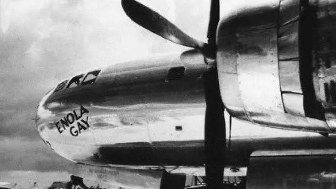 Il B-29 Enola Gay, il primo strike atomico e il giorno che cambiò la storia