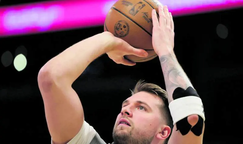 L’Armani dice no, Doncic la bacchetta
