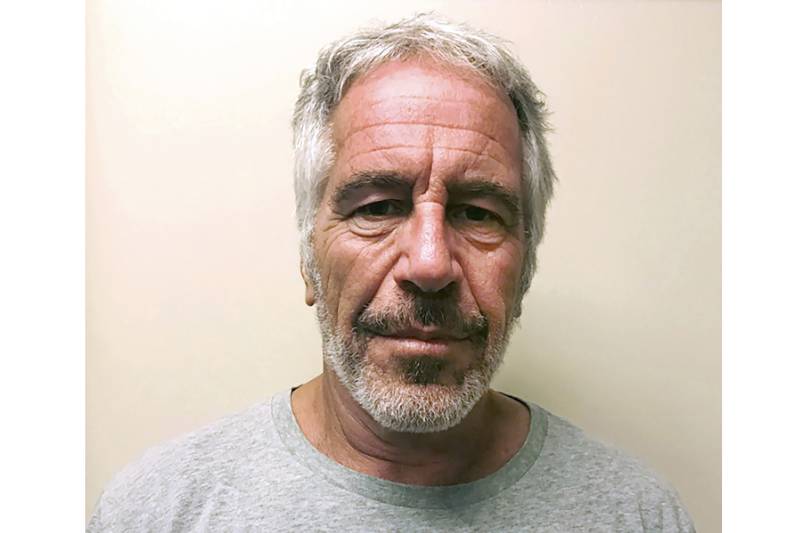 Dal principe Andrea a Trump: nuovi segreti svelati dall'ex maggiordomo di Epstein