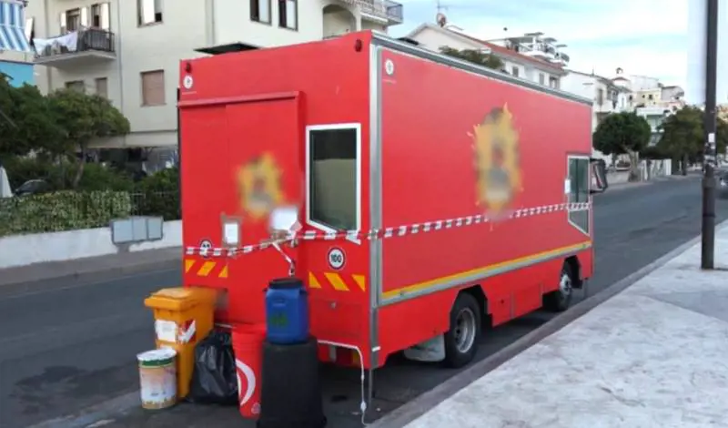 Botulino, 10 indagati e un nuovo ricovero. L'Iss: "Sul food truck più alimenti contaminati"