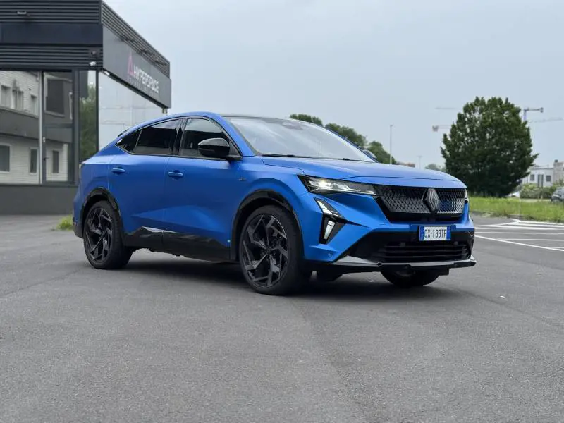 Renault Rafale E-Tech 4x4 300 CV: prova completa del SUV coupé plug-in di punta