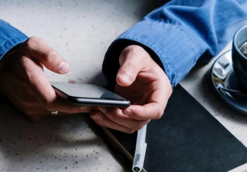 Bacheca condominiale su WhatsApp: quando è utile e cosa dice la legge