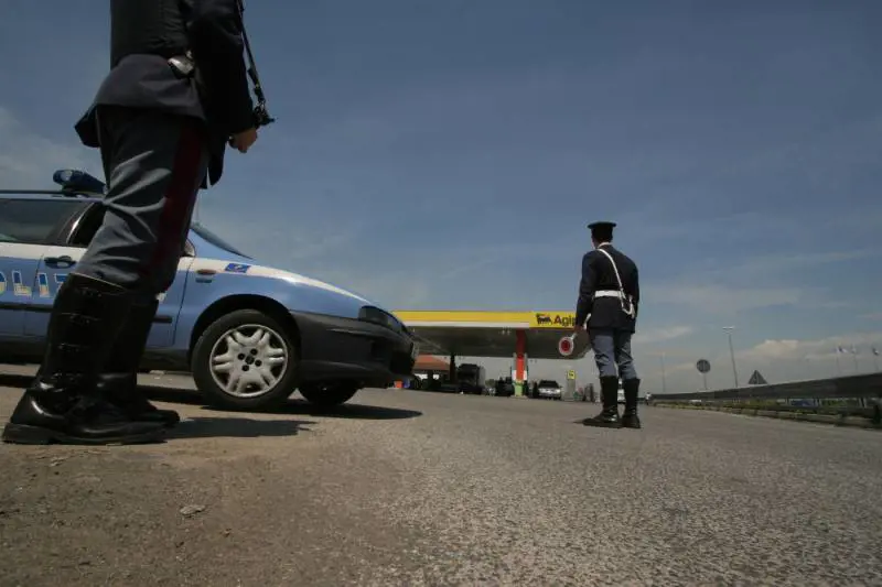 Tragedia sfiorata in A22, papà dimentica le figlie in autogrill: cosa è successo
