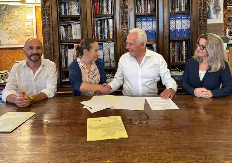 Il Pd nel marasma. E l’ex capogruppo ora certifica: "Il partito è morto"