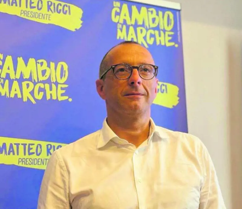 Ricci, 5 Stelle in subbuglio. In Toscana Calenda rompe
