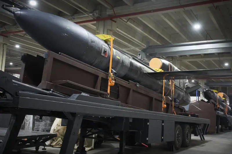 Svelato il super missile da 3000km di Kiev: così "Flamingo" può colpire Mosca
