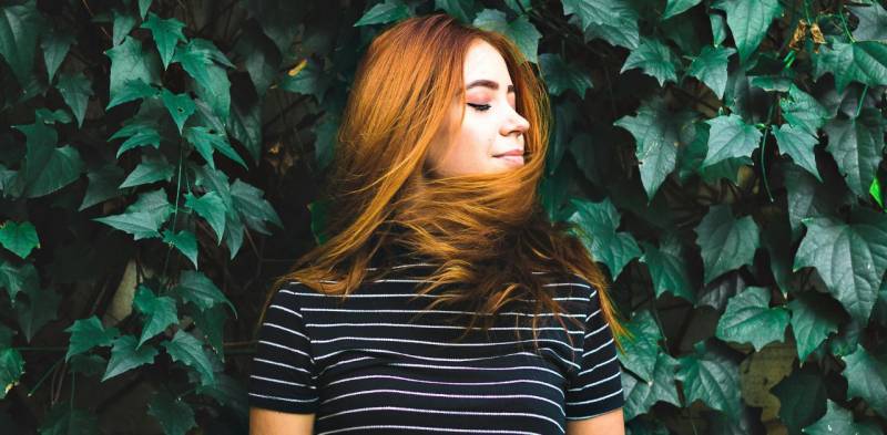 Donna con capelli curati